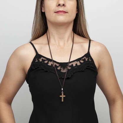 Colar - Crucifixo de Madeira -