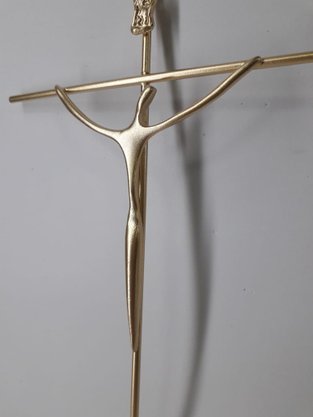 Crucifixo de Metal Estilizado  21 x 13 cm - Barra Redonda -