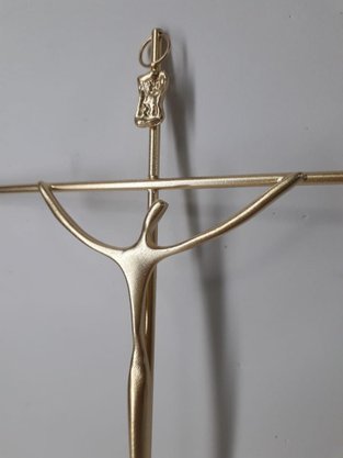 Crucifixo de Metal Estilizado  21 x 13 cm - Barra Redonda -