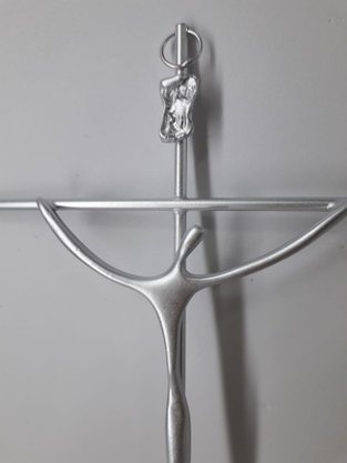 Crucifixo de Metal Estilizado  21 x 13 cm - Barra Redonda -