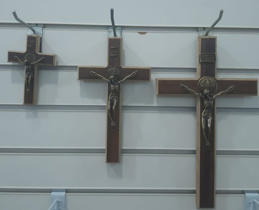 Crucifixo de Parede - Cristo com São Bento -