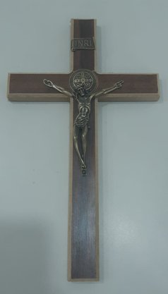 Crucifixo de Parede - Cristo com São Bento -