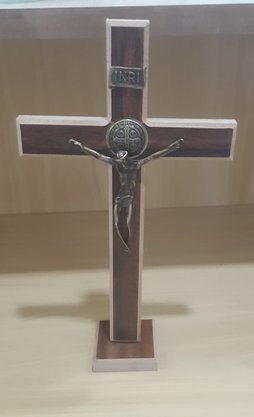 Crucifixo de Mesa - Cristo com São Bento -