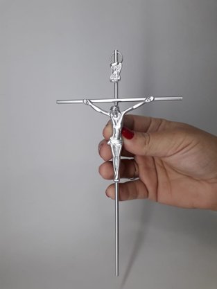 Crucifixo Metal 19 x 10 - Barra Redonda