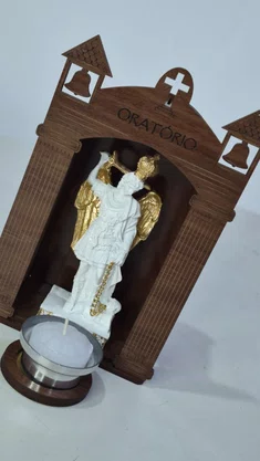 Oratório com Imagem De São Miguel Arcanjo de Resina 13,5 cm