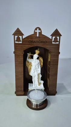 Oratório com Imagem De São Miguel Arcanjo de Resina 13,5 cm