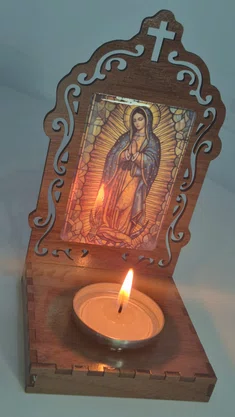 Oratório N. S. de Guadalupe Resinado em MDF com Porta Vela