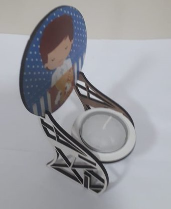 Pedestal em MDF com Vela Rechô - Lembrança Eucaristia Menino -