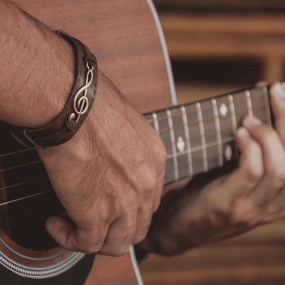 Pulseira em Couro Clave de Sol  -