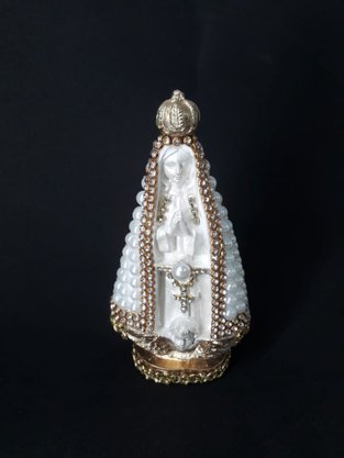 Santa com Pérolas - 10 cm - N. S. Aparecida - Imagem Branca -