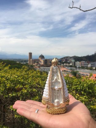 Santa com Pérolas - 10 cm - N. S. Aparecida - Imagem Branca -