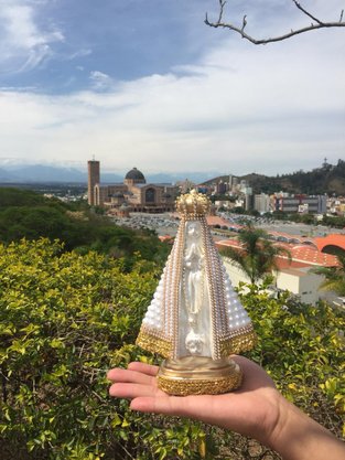 Santa com Pérolas - 22 cm - N. S. Aparecida - Imagem Branca -