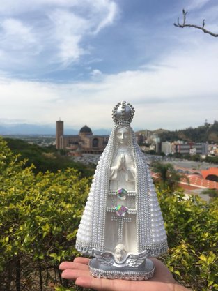 Santa com Pérolas - 30 cm - N. S. Aparecida - Imagem Branca -