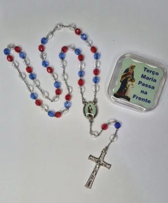 Terço Irisado Maria Passa a frente - Caixinha de Acrílico -