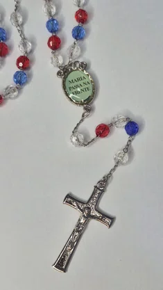 Terço Irisado Maria Passa a frente - Caixinha de Acrílico -
