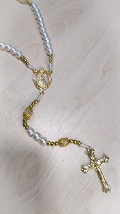 Terço Nossa Senhora Aparecida Branco com Dourado -