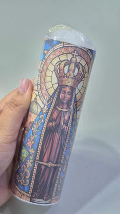 Vela Média Votiva - 5 x 15 cm - N. S. Aparecida (modelo 1)