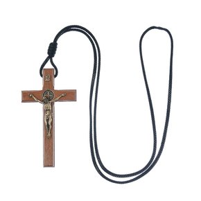 Colar - Crucifixo Madeira  com Medalha de São Bento - 9 cm -
