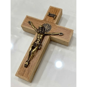 Crucifixo de Parede - Cristo com São Bento -