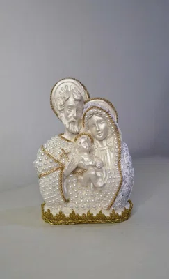 Imagem de Gesso Sagrada Família 20cm - Com Flor de Renda c/ strass e Pérola