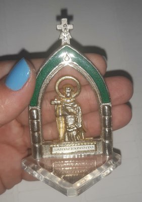 Pedestal Acrílico Arco Colorido " Santo Expedito "