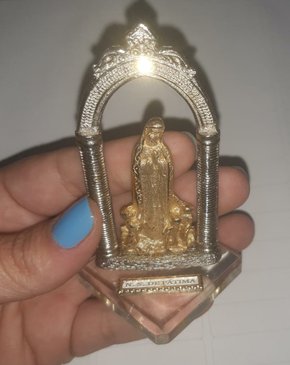 Pedestal Acrílico Arco Prata " N. S. de Fátima "