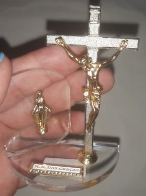 Pedestal Acrílico Cristo na Cruz " N. S. das Graças "