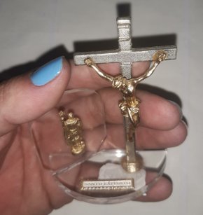 Pedestal Acrílico Cristo na Cruz " Santo Expedito "