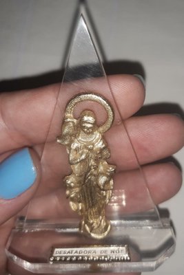 Pedestal Acrílico Triângulo " Desatadora dos Nós "