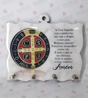 Porta Chaves 4 Pinos Resinado - Medalha de São Bento -
