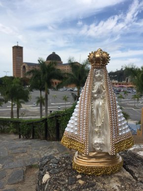 Santa com Pérolas - 22 cm - N. S. Aparecida - Imagem Branca -