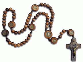 Terço no Cordão - Medalha de São Bento nos entremeios -