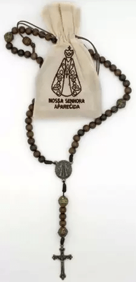 Terço Nossa Senhora Aparecida de Madeira no Cordão - Saquinho Bordado -