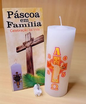 Vela Círio da Família Fino - Adesivado - Cristo 02 - Diâmetro 4,4 cm